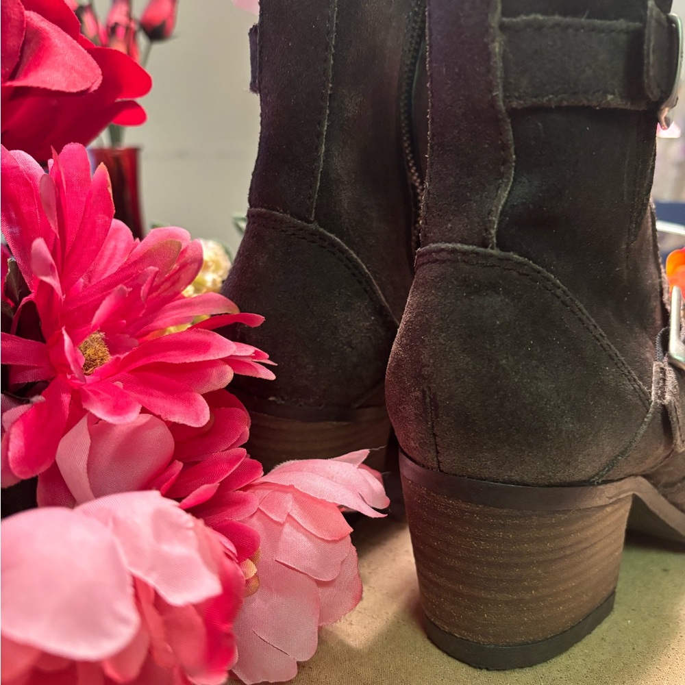 Born Galene Rustic Suede Boots - Picture 5 of 7